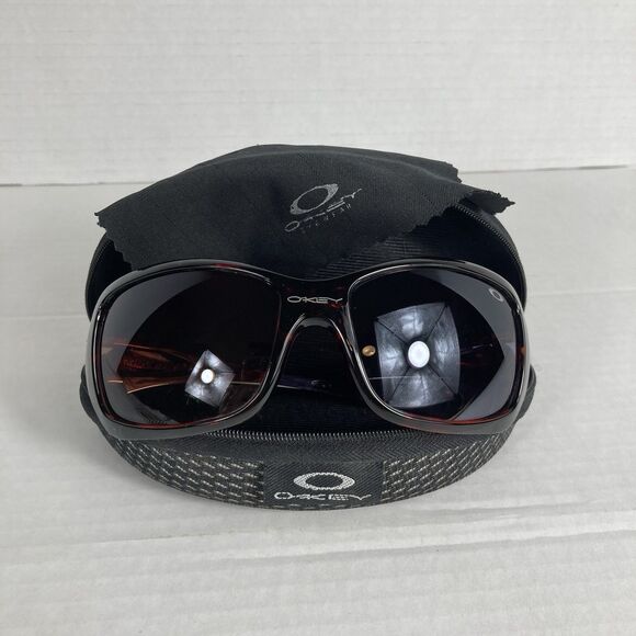 Oakley Accessories - Oakley Woman's Sunglasses Black Red Tortoise With Case And Cleaning Cloth READ